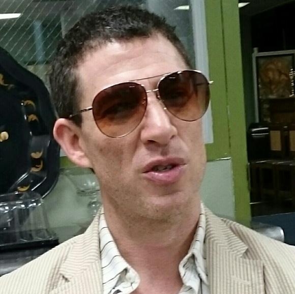 Meet your Posher, Adam - Picture 2 of 2